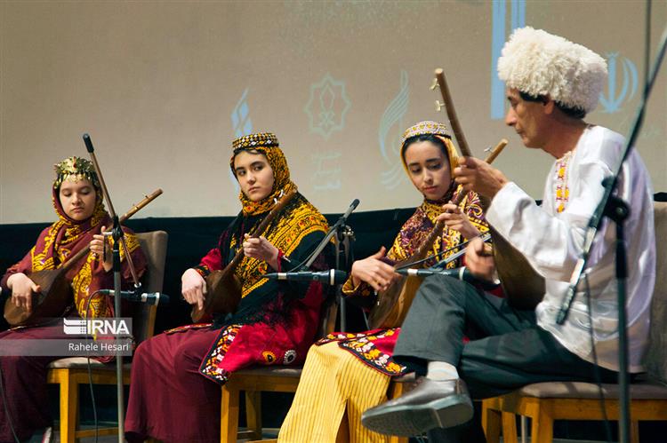 صدای موسیقی نواحی ایران در قلب ارگ تاریخی بم می پیچد