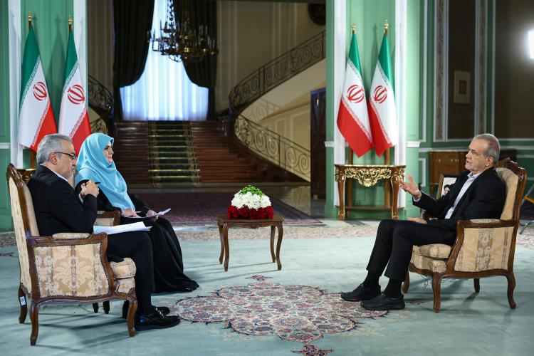  محاسبه دشمن برای بهم ریختن کشور غلط نبود، اما با مشارکت مردم و هدایت رهبری ایستادیم/ هر آنچه امروز داریم به برکت وحدت و انسجامی است که حفظ کرده‌ایم