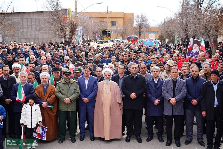 مراسم باشکوه راهپمیایی 22 بهمن ماه در منطقه آزاد ارس برگزار شد