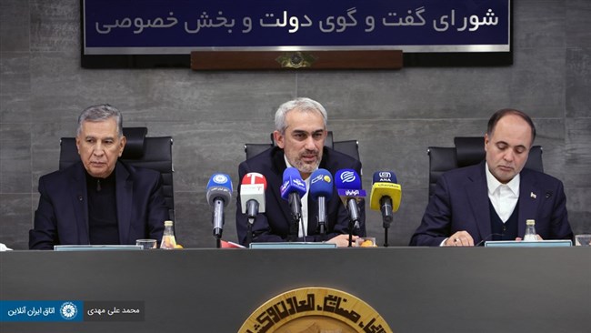 11 راهکار عملیاتی بخش خصوصی برای تثبیت سیاست تک‌نرخی شدن ارز | پیگیری تمدید ضمانت‌نامه‌های بانکی از سوی گمرک