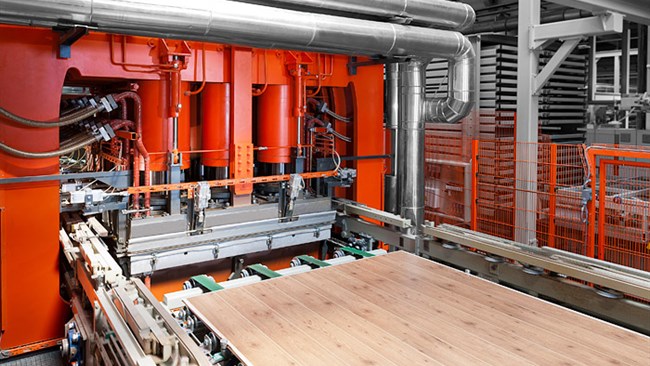 رفع ممنوعیت واردات ماشین‌آلات صنایع چوب و فلز توسط شرکت‌های بازرگانی بررسی شد