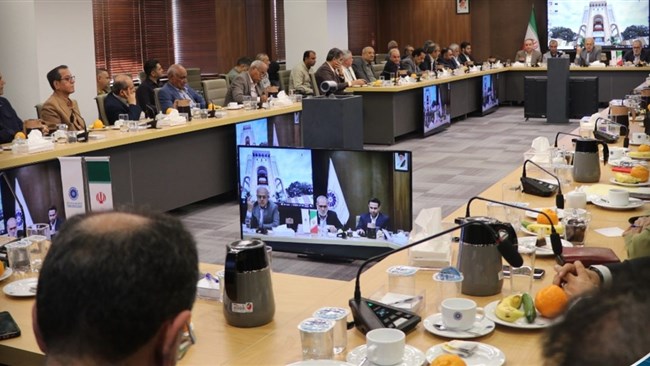 چالش‌های مالیاتی و ارزی اصناف هرمزگان بررسی شد | تأکید استاندار بر تسهیل امور فعالان اقتصادی