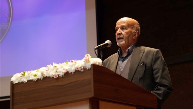 نخبگی تنها یک امتیاز نیست، بلکه تعهدی برای حل چالش‌های کشور است | حمایت تمام‌قد اتاق یزد از پایان‌نامه‌های مسئله‌محور