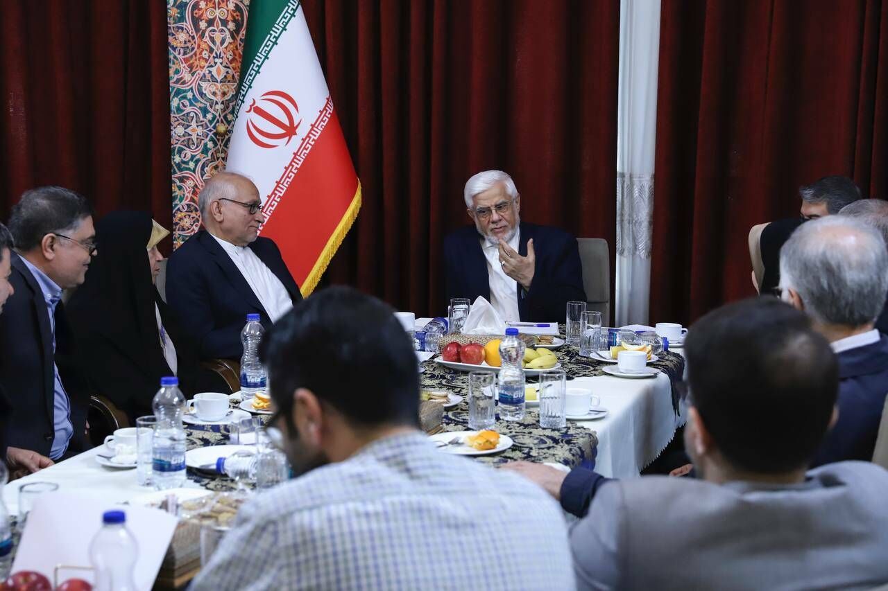 عارف: مبنای کار دولت اجرای برنامه هفتم و اصلاح ساختار اقتصادی است