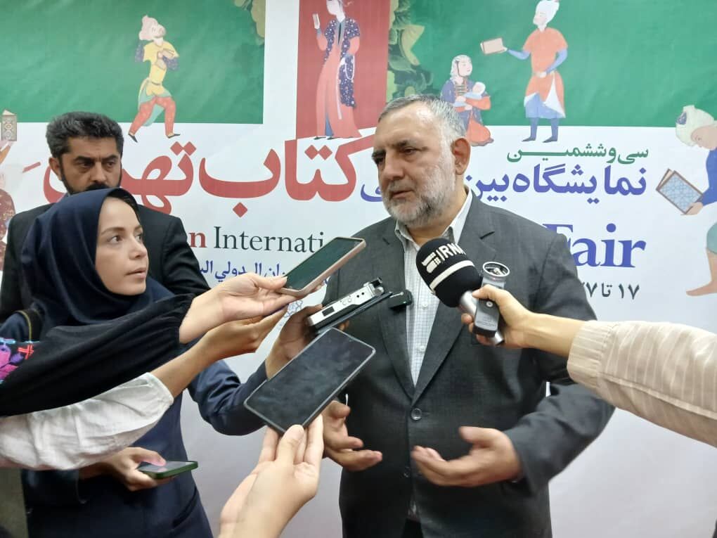 تدبیرهای مختلفی باید برای مقابله با افزایش قیمت کتاب اندیشید