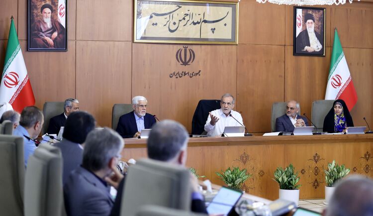 رئیس جمهوری : با همدلی داخلی ، آمریکایی ها نمی توانند از وضعیت ما سوء استفاده و طمع کنند