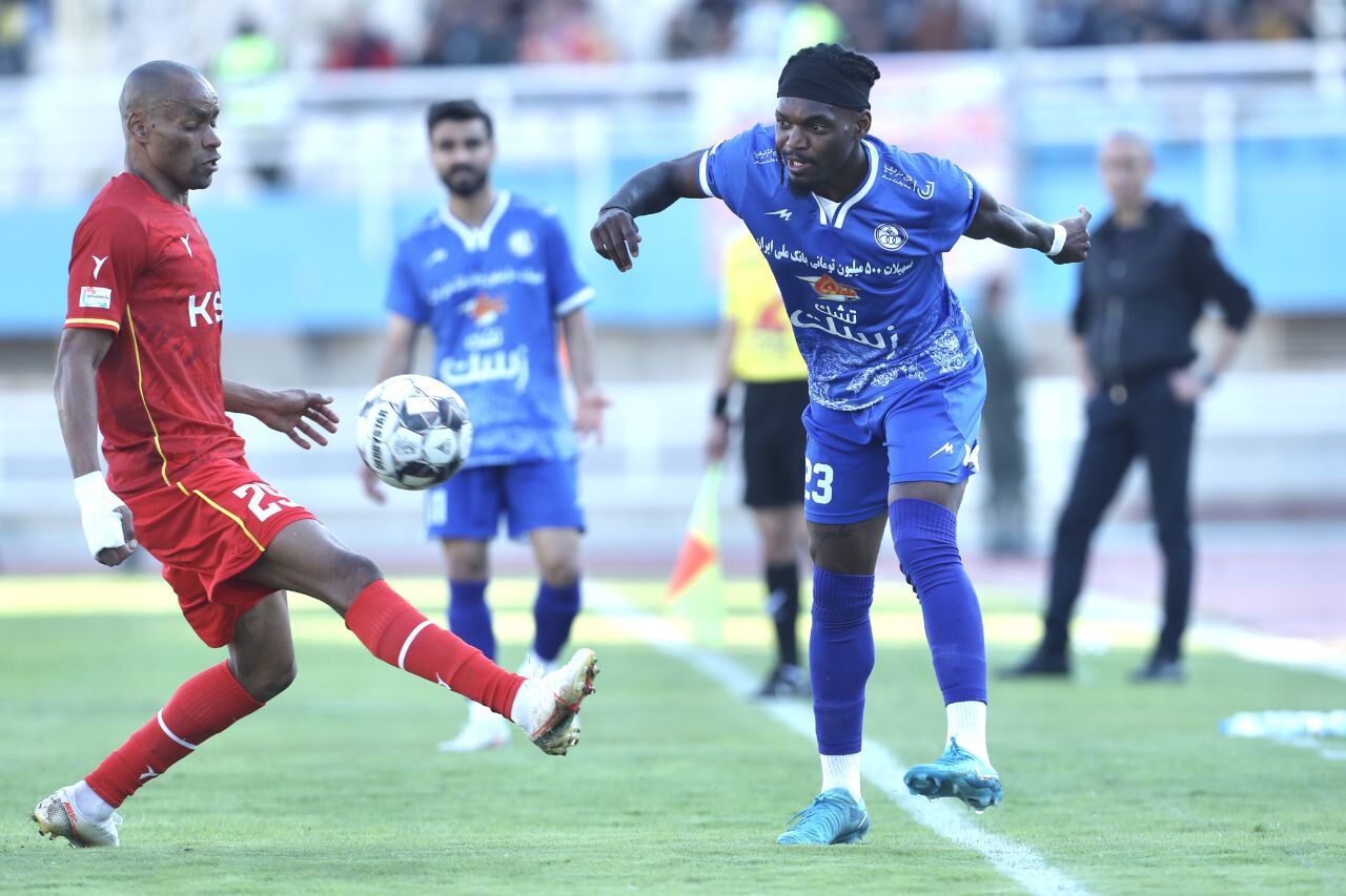 قرارداد دو ساله بیفوما با فولاد؛ نه به سپاهان و پرسپولیس!