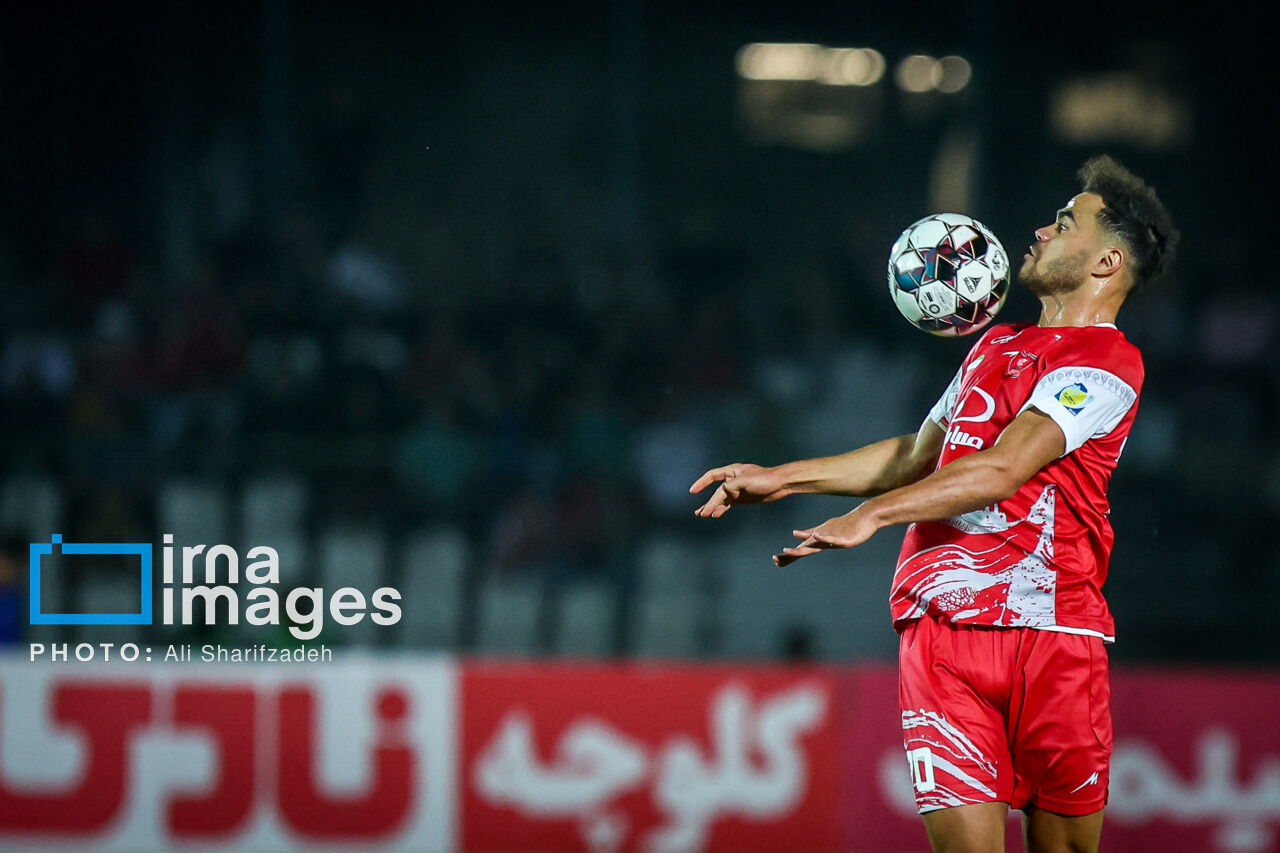 ارونوف در اختیار کادرفنی پرسپولیس