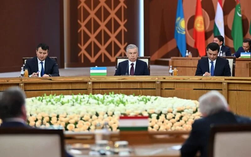 رئیس‌جمهور ازبکستان پیشنهاد تشکیل باشگاه تجاری آسیای مرکزی و ایتالیا را مطرح کرد