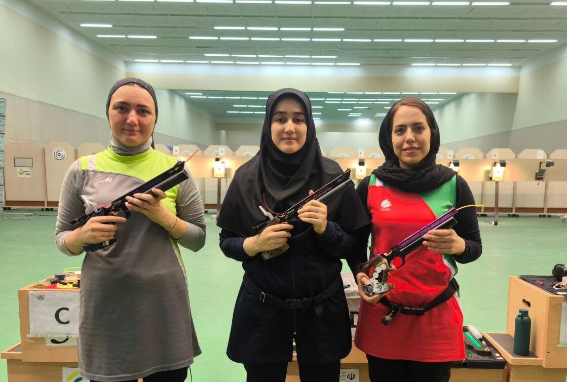 احمدی قهرمان مرحله نخست مسابقات آزاد تپانچه بانوان شد