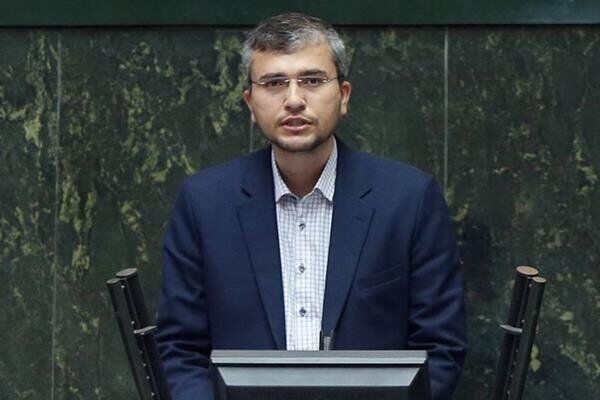 نماینده مجلس: ایران با قلدر مآبی عقب نشینی نمی‌کند