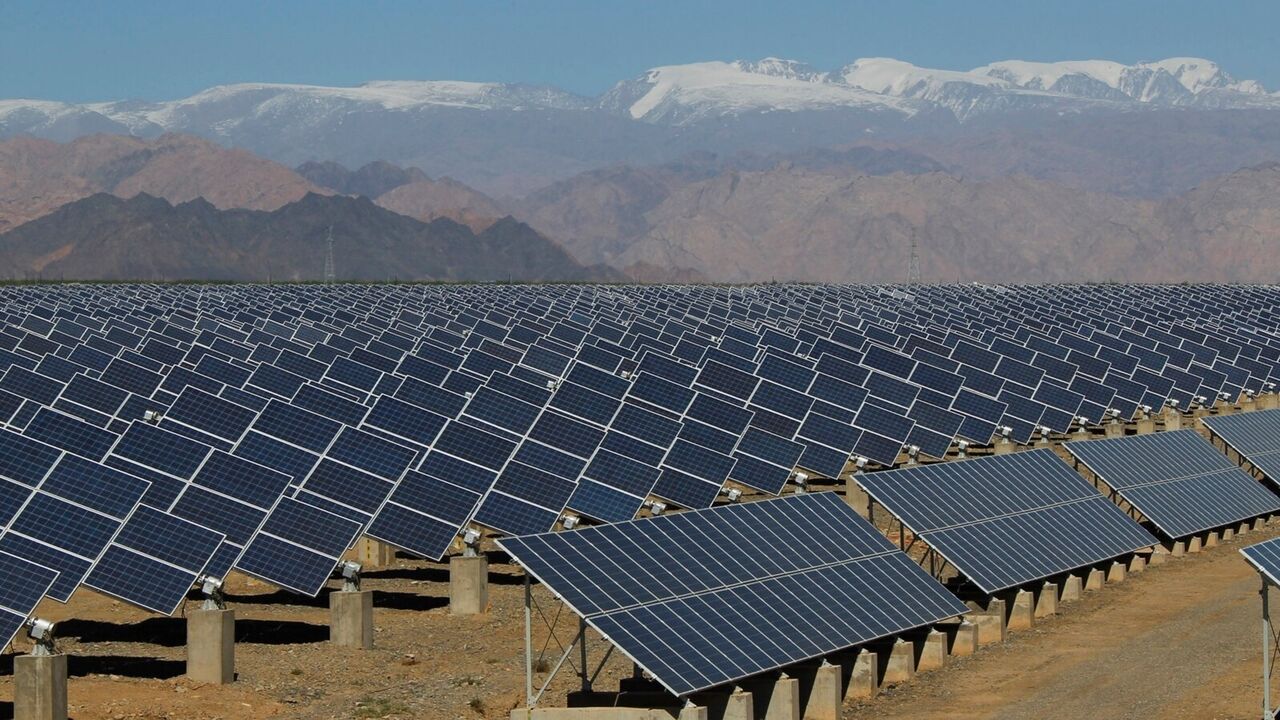 نهایی شدن آغاز عملیات اجرایی ساخت ۱۴۴۰ مگاوات نیروگاه برق خورشیدی در آذربایجان شرقی