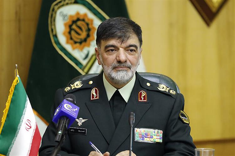سردار رادان به دیدار خانواده سرداران شهید رفت